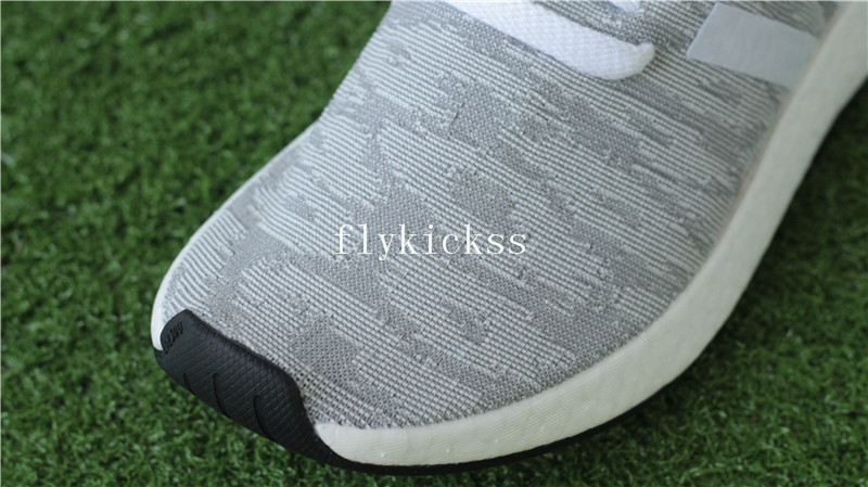 Real Boost Adidas NMD R2 Primeknit BY9520